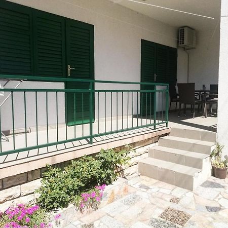 Mala Kuca Apartman Vodice Kültér fotó